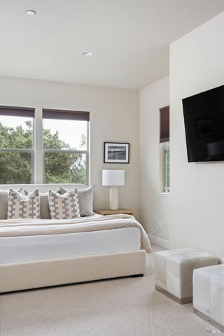 11 Edgehill Way, San Rafael, CA 94903