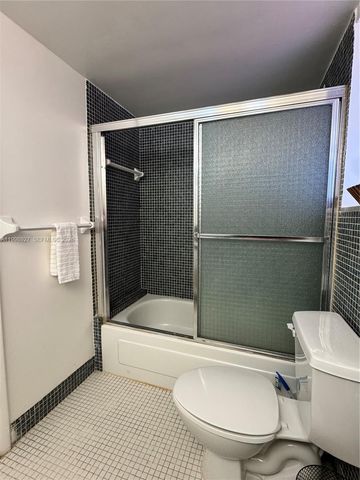 18707 NE 14th Avenue 733, Miami, FL 33179