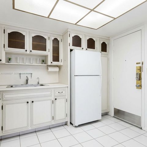 18707 NE 14th Avenue 733, Miami, FL 33179