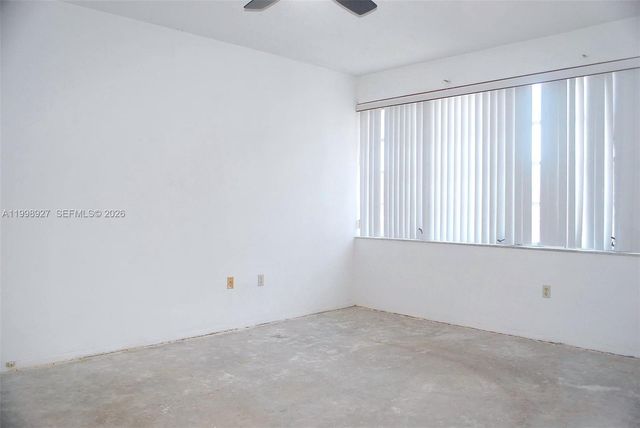 18707 NE 14th Avenue 733, Miami, FL 33179