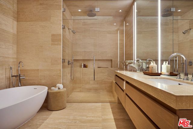 8899 Beverly Boulevard 5F, West Hollywood, CA 90048