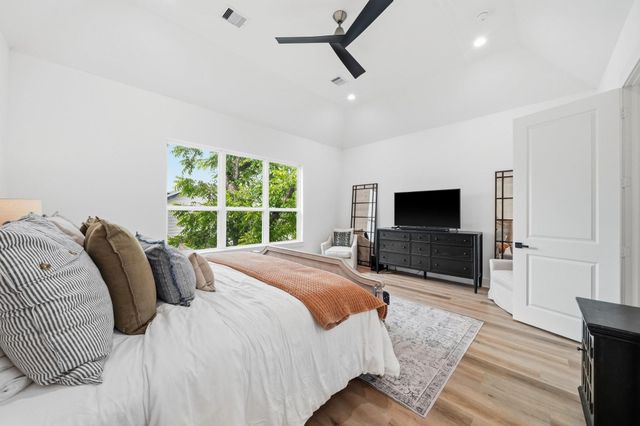 1307 E 27th Street, Houston, TX 77009
