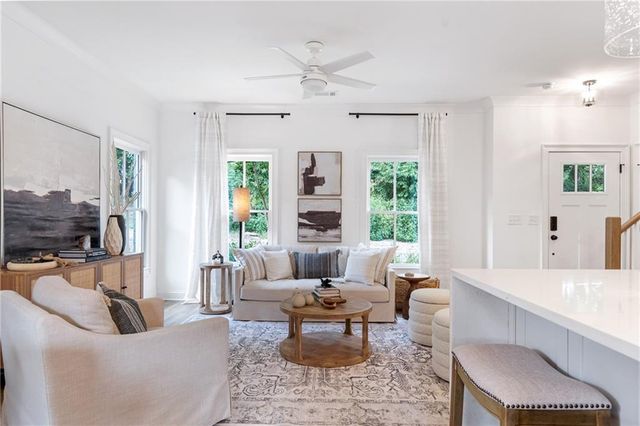 3338 Springhaven Avenue, Hapeville, GA 30354