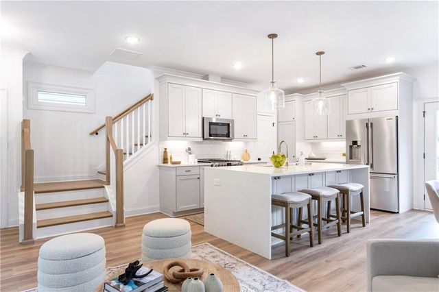 3338 Springhaven Avenue, Hapeville, GA 30354