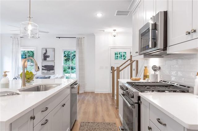 3338 Springhaven Avenue, Hapeville, GA 30354