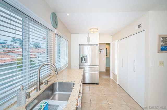901 Caminito Madrigal E, Carlsbad, CA 92011