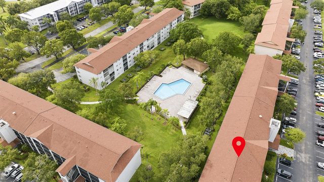 1400 SW 124th Terrace 202Q, Pembroke Pines, FL 33027