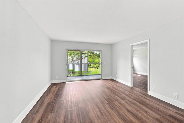 1400 SW 124th Terrace 202Q, Pembroke Pines, FL 33027