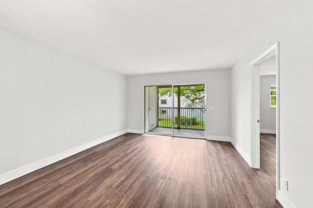 1400 SW 124th Terrace 202Q, Pembroke Pines, FL 33027