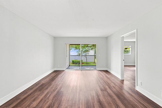 1400 SW 124th Terrace 202Q, Pembroke Pines, FL 33027