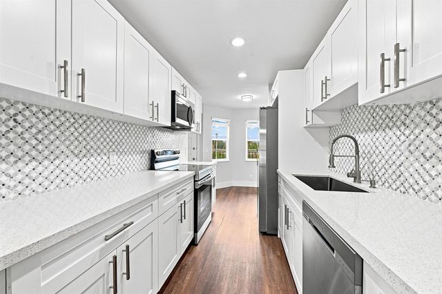 1400 SW 124th Terrace 202Q, Pembroke Pines, FL 33027
