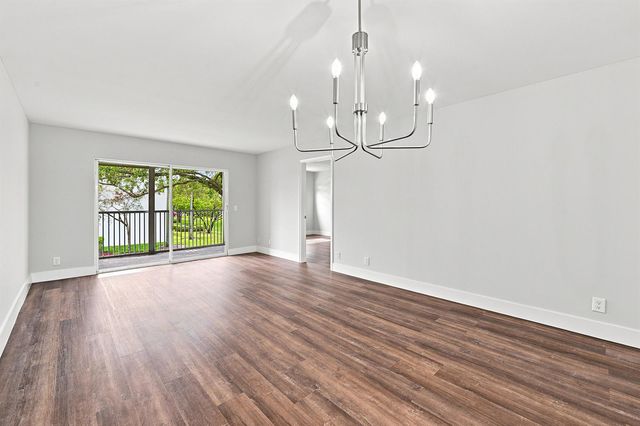 1400 SW 124th Terrace 202Q, Pembroke Pines, FL 33027