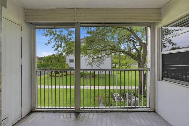 1400 SW 124th Terrace 202Q, Pembroke Pines, FL 33027