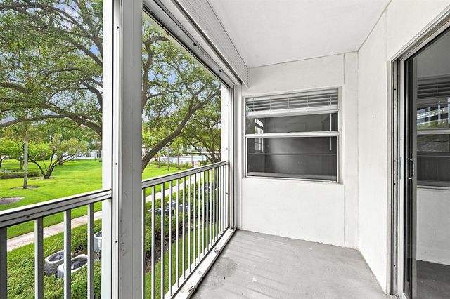 1400 SW 124th Terrace 202Q, Pembroke Pines, FL 33027