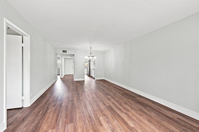 1400 SW 124th Terrace 202Q, Pembroke Pines, FL 33027