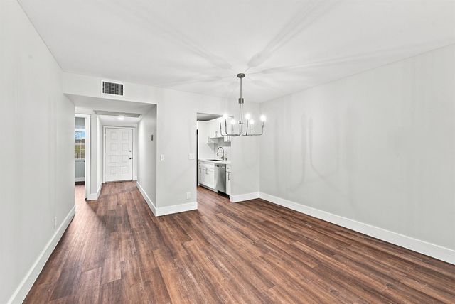 1400 SW 124th Terrace 202Q, Pembroke Pines, FL 33027