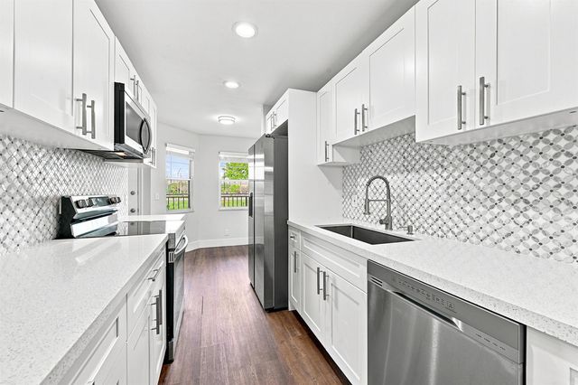 1400 SW 124th Terrace 202Q, Pembroke Pines, FL 33027