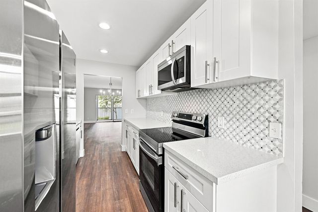 1400 SW 124th Terrace 202Q, Pembroke Pines, FL 33027