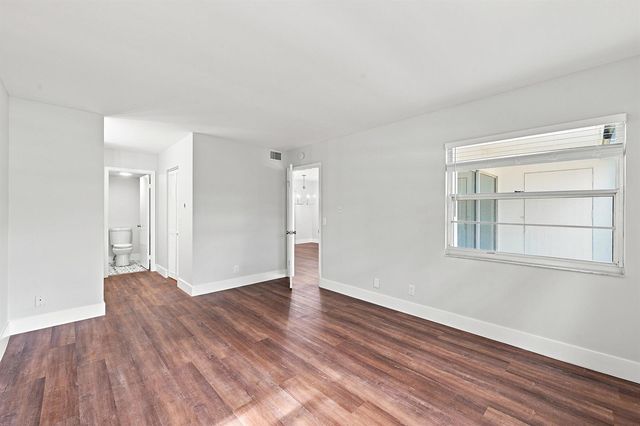 1400 SW 124th Terrace 202Q, Pembroke Pines, FL 33027