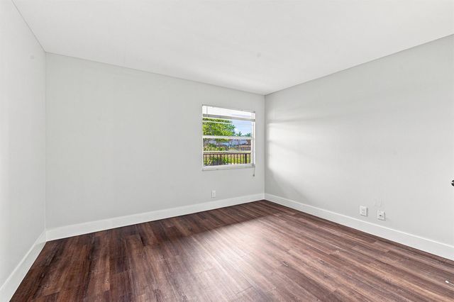 1400 SW 124th Terrace 202Q, Pembroke Pines, FL 33027