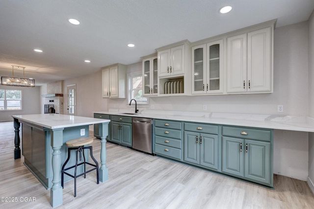 915 W Kensington Road, Joplin, MO 64801