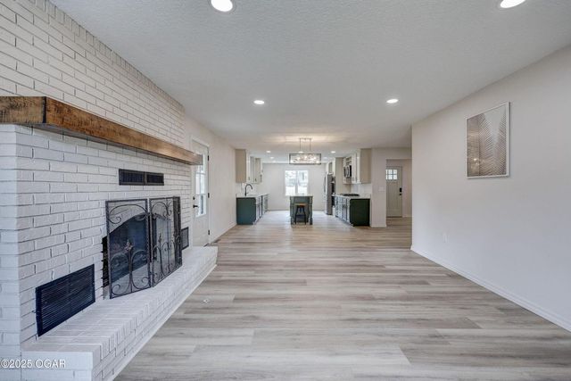 915 W Kensington Road, Joplin, MO 64801