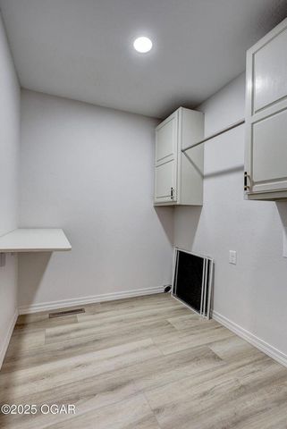 915 W Kensington Road, Joplin, MO 64801