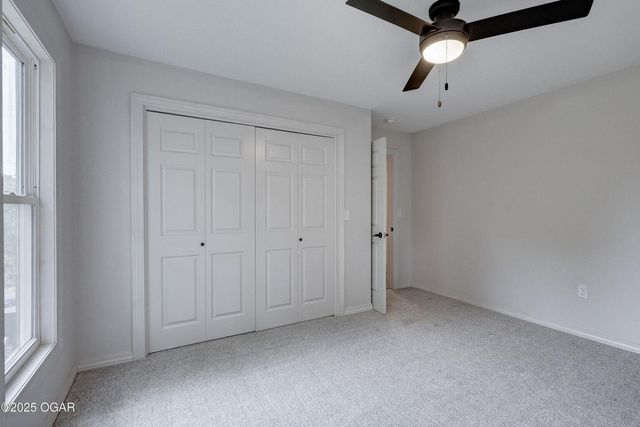 915 W Kensington Road, Joplin, MO 64801