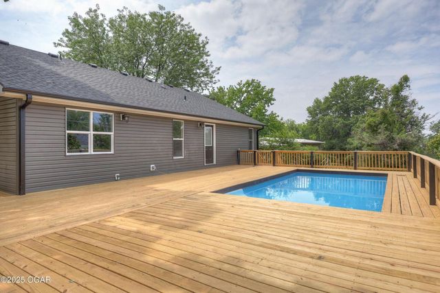 915 W Kensington Road, Joplin, MO 64801