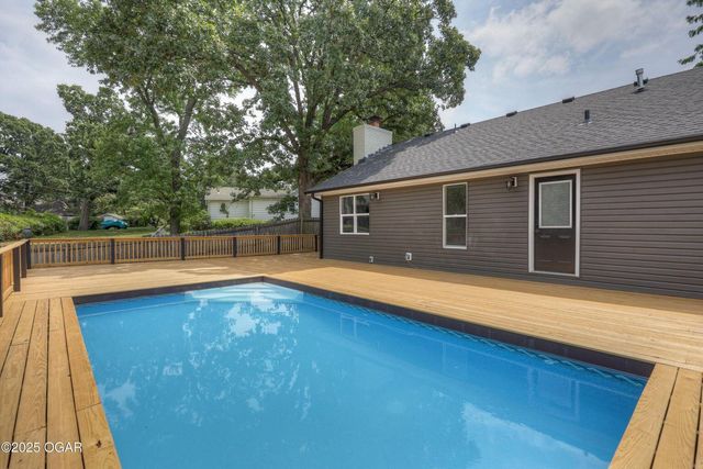 915 W Kensington Road, Joplin, MO 64801