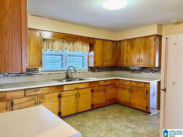 111 FLORENCE STREET, Bessemer, AL 35023