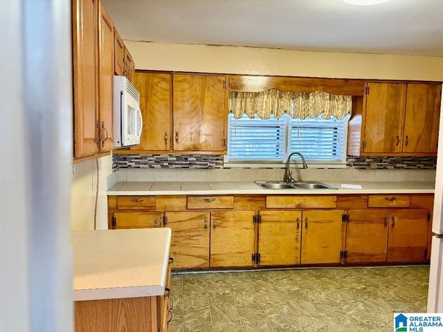 111 FLORENCE STREET, Bessemer, AL 35023