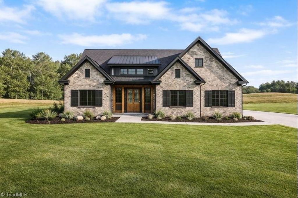 157 Emory Court, Lexington, NC 27295