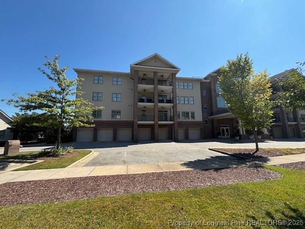220 Hugh Shelton Loop 201, Fayetteville, NC 28301 — photo 2