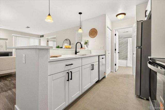 2575 S Syracuse Way I06, Denver, CO 80231