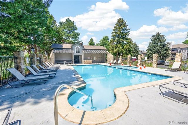 2575 S Syracuse Way I06, Denver, CO 80231