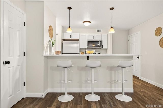 2575 S Syracuse Way I06, Denver, CO 80231