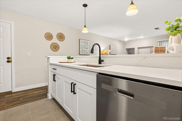 2575 S Syracuse Way I06, Denver, CO 80231