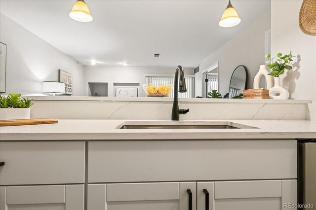 2575 S Syracuse Way I06, Denver, CO 80231