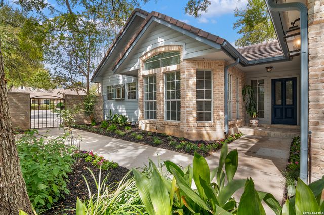 6 PLUM LN, San Antonio, TX 78218