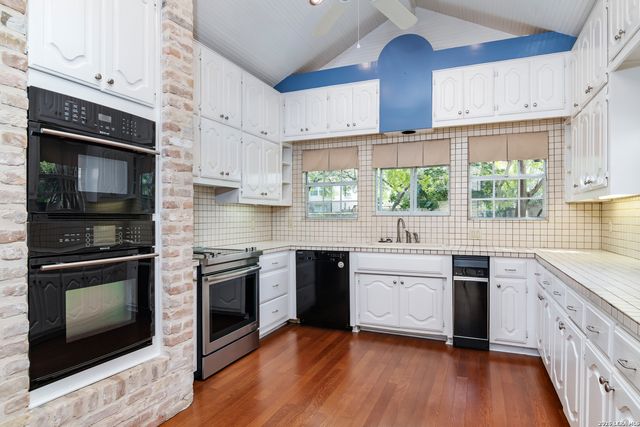 6 PLUM LN, San Antonio, TX 78218