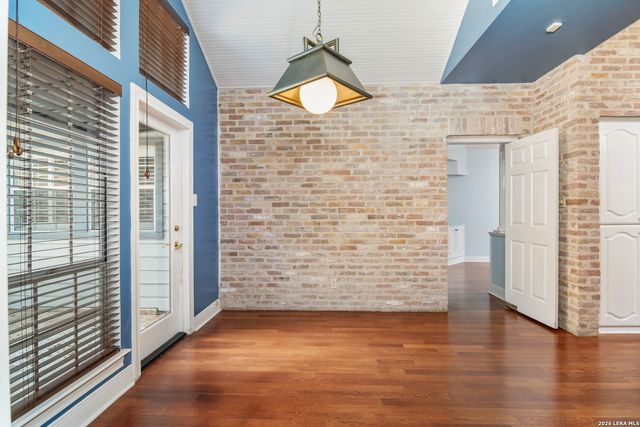 6 PLUM LN, San Antonio, TX 78218