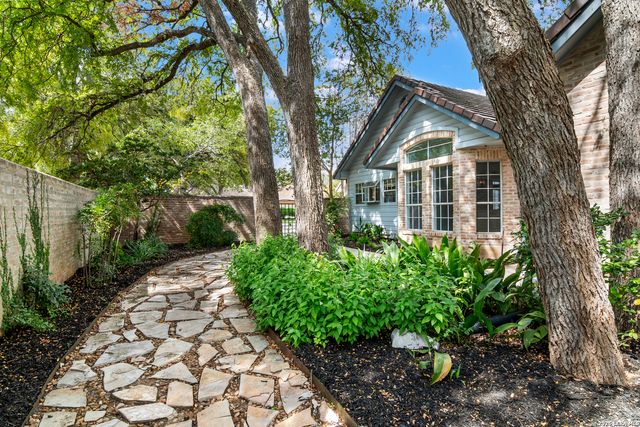 6 PLUM LN, San Antonio, TX 78218