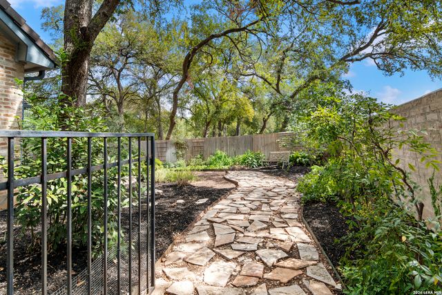 6 PLUM LN, San Antonio, TX 78218