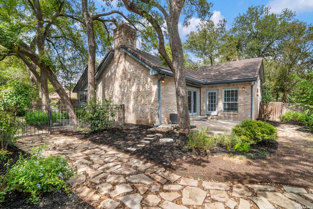 6 PLUM LN, San Antonio, TX 78218