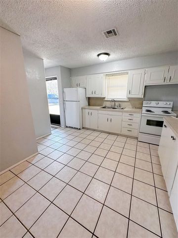 106 Oak, Elgin, OK 73538