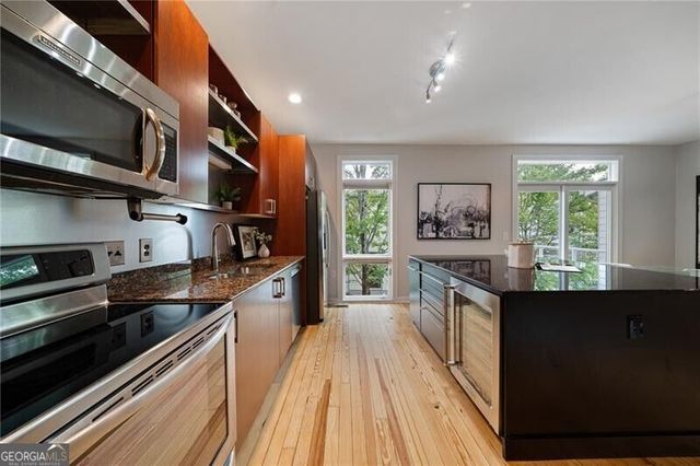 1271 Eames Green NW, Atlanta, GA 30318