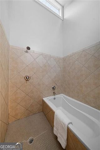 1271 Eames Green NW, Atlanta, GA 30318