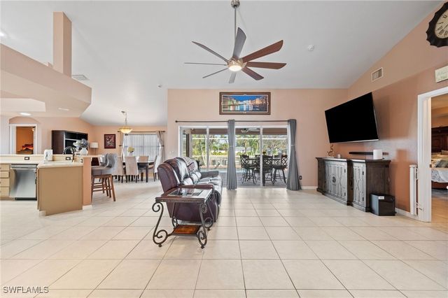 313 SE 21st LN, Cape Coral, FL 33990