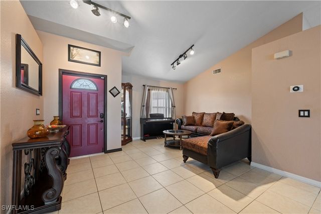 313 SE 21st LN, Cape Coral, FL 33990